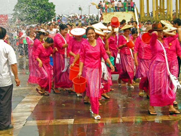 Dai Water Splash Festival