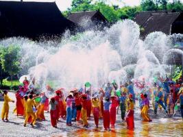 Dai Water Splash Festival